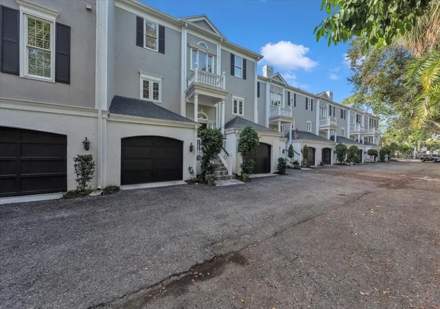 Photo 4 of Townhouse for sale at 6212 Bayshore Blvd #K, Tampa, FL 33611 | MLS# TB8454983 | Listing updated on 2026-09-24