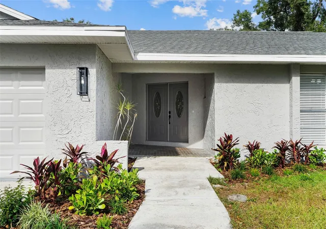 3rd image of 1106 Hummingbird Ln, Brandon, FL 33511 | MLS# TB8455071