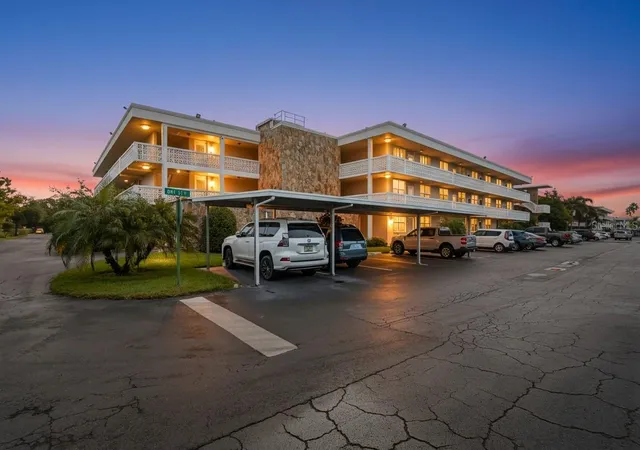 2nd image of 5095 Bay St Ne #210, St Petersburg, FL 33703 | MLS# TB8455089