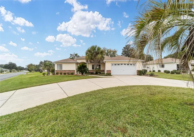 Photo 4 of Single family home for sale at 13766 SE 89th Avenue, Summerfield, FL 34491 | MLS# OM714790 | Listing updated on 2026-09-24
