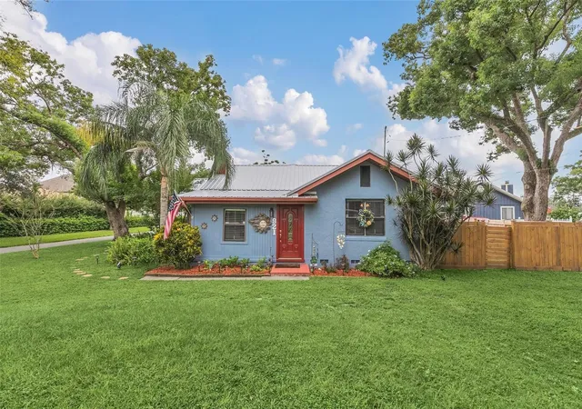 Photo 1 of Single family home for sale at 921 Eldridge St, Orlando, FL 32803 | MLS# O6366278 | Listing updated on 2026-08-22