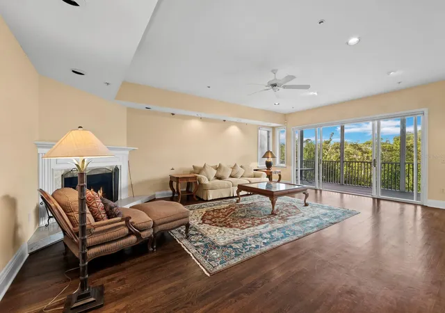 Homes for sale in Longboat Key, FL | 836 Evergreen Way, Longboat Key, FL 34228 | MLS# A4674750
