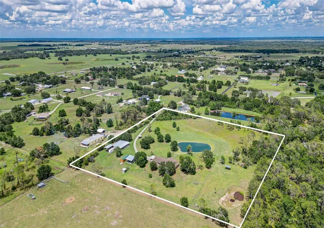 Photo 1 of Single family home for sale at 560 Oakford Rd, Sarasota, FL 34240 | MLS# A4674764 | Listing updated on 2026-08-30