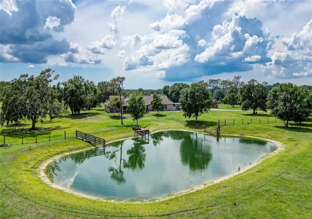 Homes for sale in Sarasota, FL | 560 Oakford Rd, Sarasota, FL 34240 | MLS# A4674764