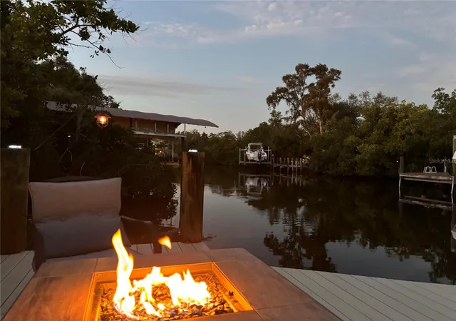 2nd image of 805 30th Ct E, Bradenton, FL 34208 | MLS# O6366392