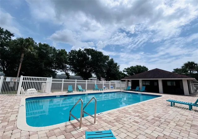 Listing Photo 2 - Condo for sale in building located at 2275 62nd Ave N, ST PETERSBURG, FL 33702 - Unit #101