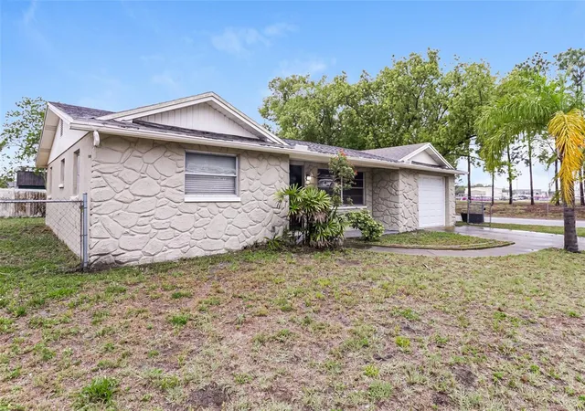 Photo 2 of Single family home for sale at 7004 Mayfield Dr, Port Richey, FL 34668 | MLS# O6366428 | Listing updated on 2026-10-03
