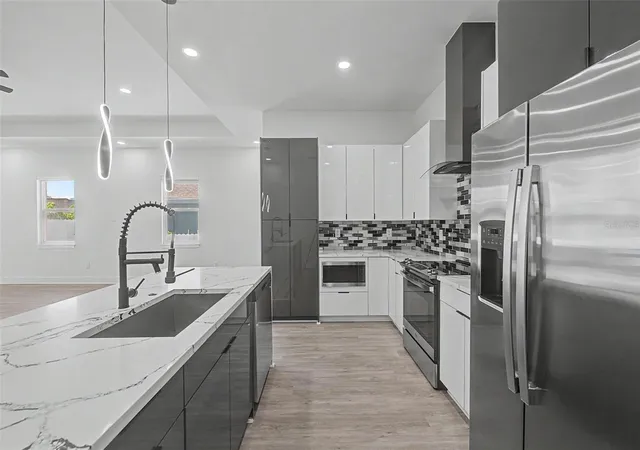 5th image of 2305 W Kentucky Ave, Tampa, FL 33607 | MLS# TB8455408