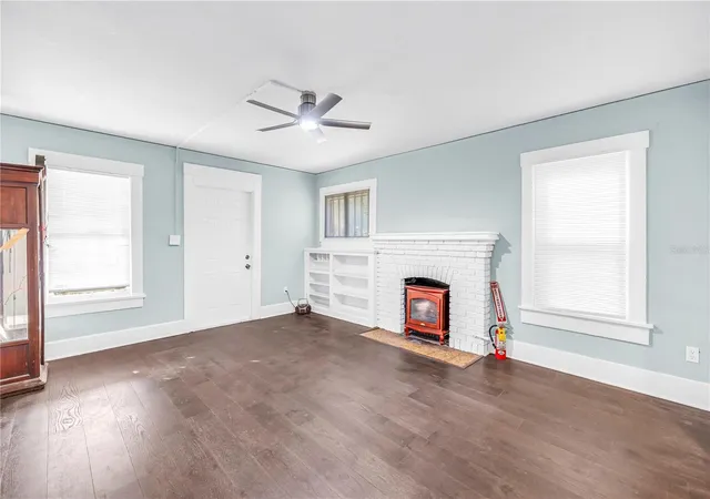 Photo 4 of House for sale at 1012 Granville Ct N, Saint Petersburg, FL 33701 | MLS# TB8455452 | Listing updated on 2026-09-12