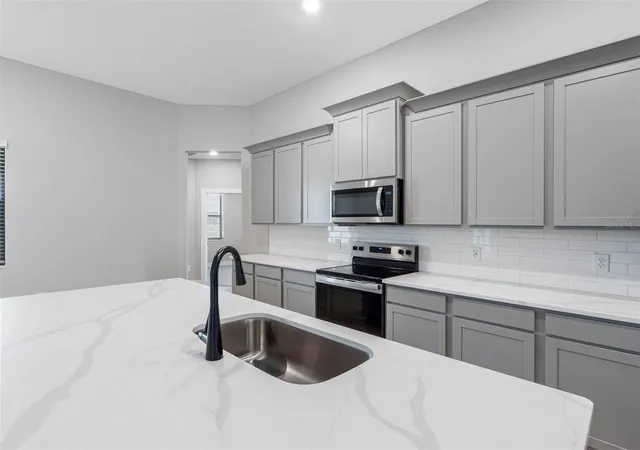 2nd image of 13439 Walden Sheffield Rd, Dover, FL 33527 | MLS# TB8455503