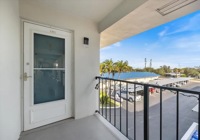 Photo 2 of Condo for sale at 649 Tamiami Trl S #301, Venice, FL 34285 | MLS# N6141874 | Listing updated on 2026-08-29