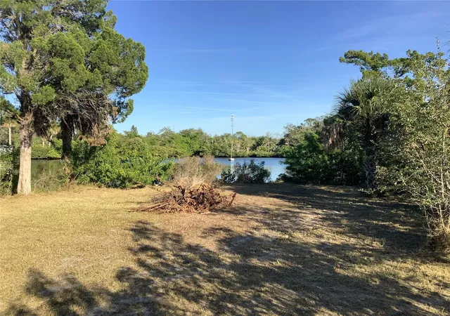 3rd image of 14144 Pine St, Hudson, FL 34667 | MLS# TB8455594