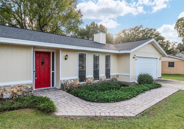 Photo 2 of Single family home for sale at 3300 Se 32nd Street, Ocala, FL 34471 | MLS# OM714906 | Listing updated on 2026-07-14