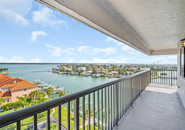 Homes for sale in Clearwater Beach, FL | 1651 Sand Key Estates Ct #74, Clearwater Beach, FL 33767 | MLS# TB8455602