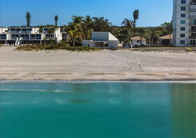 2nd image of 4420 Exeter Dr #303, Longboat Key, FL 34228 | MLS# TB8455704