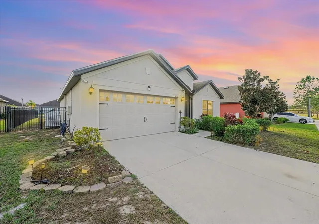 3rd image of 5630 Elsinore Way, Lakeland, FL 33805 | MLS# TB8455753