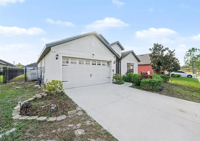 4th image of 5630 Elsinore Way, Lakeland, FL 33805 | MLS# TB8455753