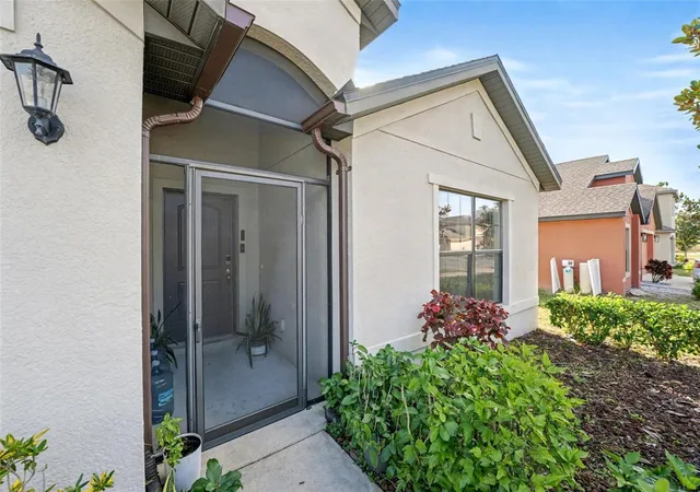 5th image of 5630 Elsinore Way, Lakeland, FL 33805 | MLS# TB8455753