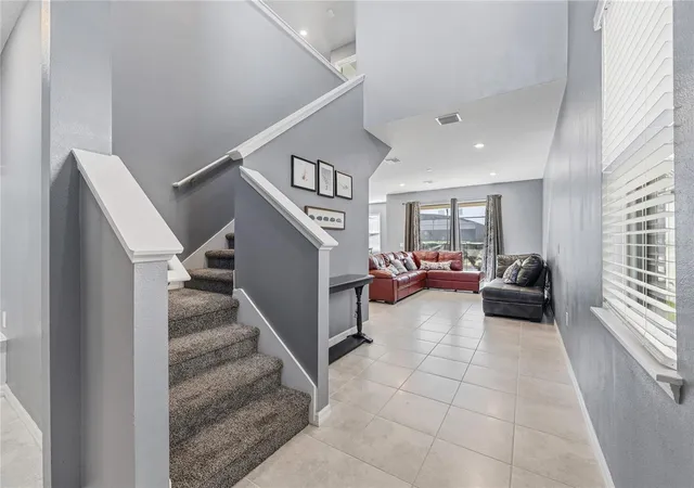 3rd image of 5505 Misty Oak Cir, Davenport, FL 33837 | MLS# S5140112