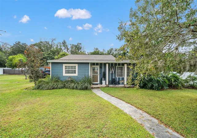Homes for sale in Dade City, FL | 37738 Amelia Ave, Dade City, FL 33525 | MLS# TB8455819