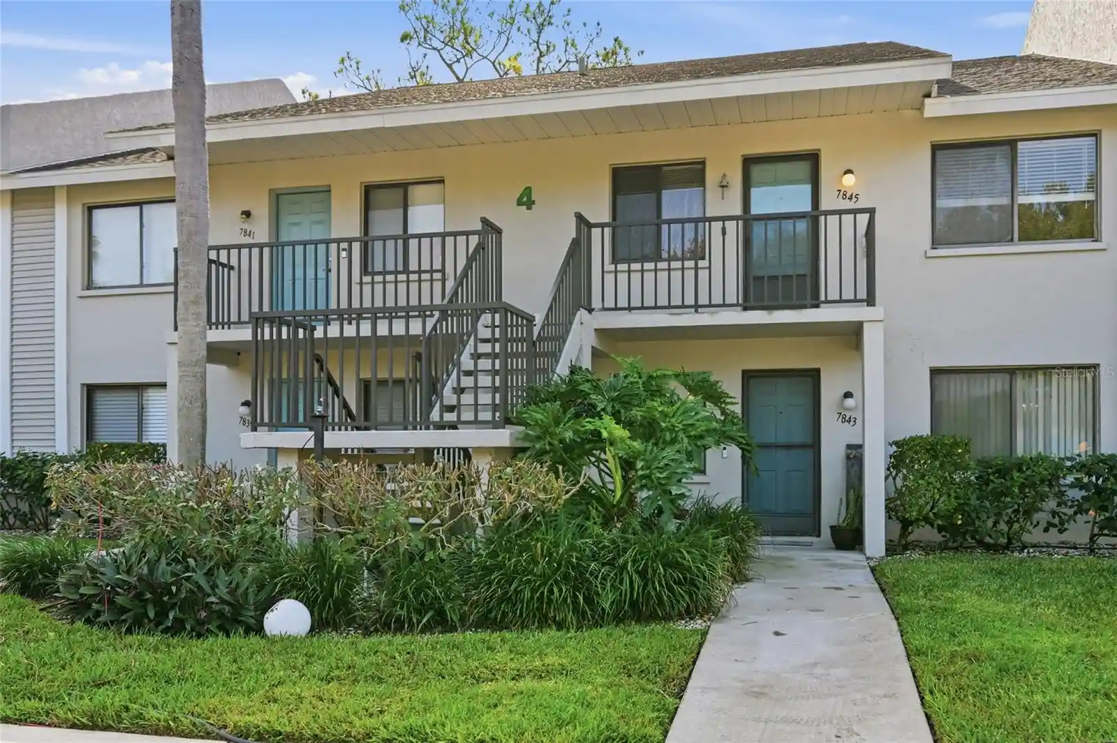 Listing Photo 1 - Condo for sale in 7845 Eagle Creek Dr located at 7845 Eagle Creek Dr, SARASOTA, FL 34243 - Unit 7845 Eagle Crk Dr