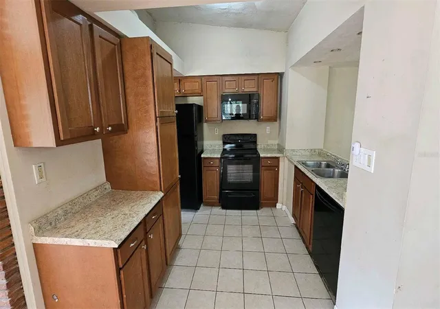 Photo 3 of Single family home for sale at 1017 Cypress St, Leesburg, FL 34748 | MLS# O6366906 | Listing updated on 2026-10-09
