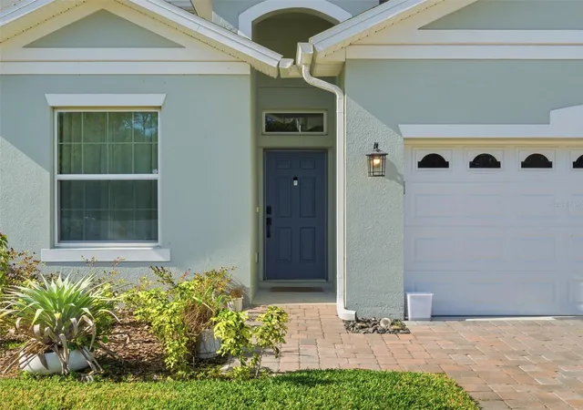 Photo 4 of Single family home for sale at 712 Reflection Lake Dr, Orlando, FL 32807 | MLS# O6366932 | Listing updated on 2026-10-05