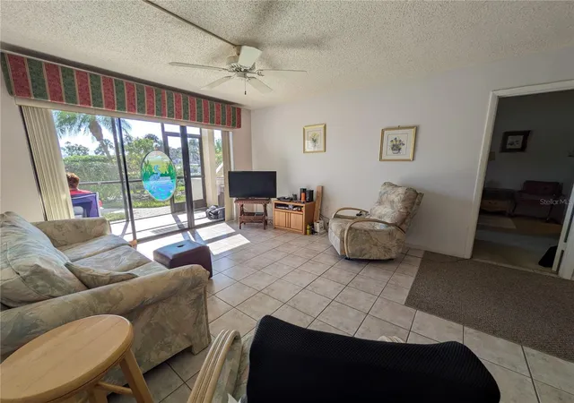 5th image of 6114 43Rd St W #106E, Bradenton, FL 34210 | MLS# A4675050