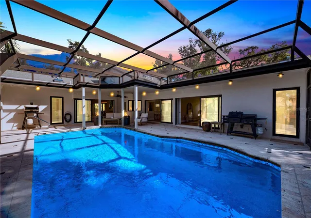 Photo 2 of Single family home for sale at 5361 Siesta Ct, Sarasota, FL 34242 | MLS# TB8455948 | Listing updated on 2026-08-27
