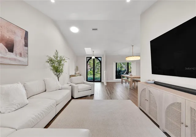 Photo 4 of Single family home for sale at 5361 Siesta Ct, Sarasota, FL 34242 | MLS# TB8455948 | Listing updated on 2026-08-27