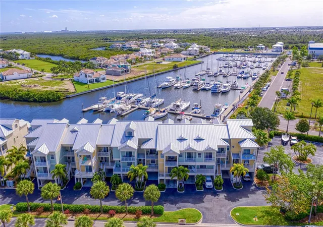 Photo 3 of Townhouse for sale at 423 Bahia Beach Blvd, Ruskin, FL 33570 | MLS# A4675079 | Listing updated on 2026-10-04