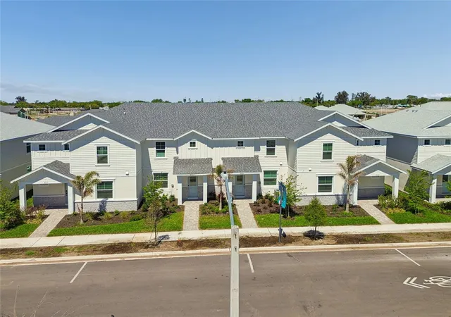 2nd image of 8111 Seaflower Pkwy, Bradenton, FL 34210 | MLS# R4910384