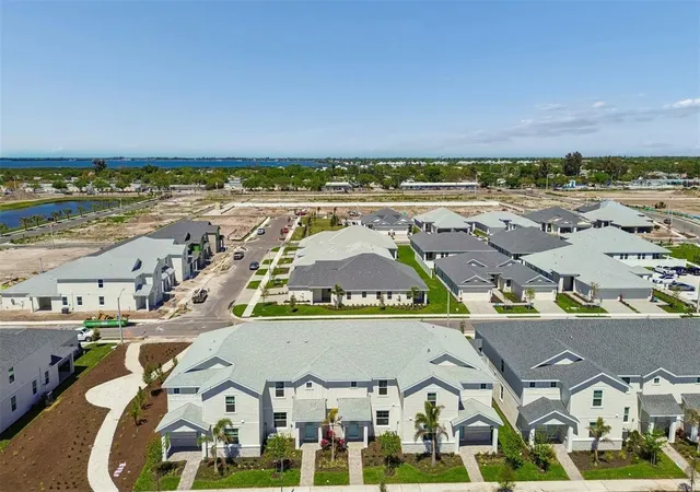 2nd image of 8119 Seaflower Pkwy, Bradenton, FL 34210 | MLS# R4910387