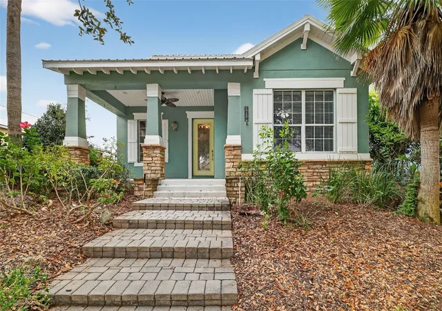Photo 1 of Single family home for sale at 2117 Appalachee Cir, Tavares, FL 32778 | MLS# G5105480 | Listing updated on 2026-10-01