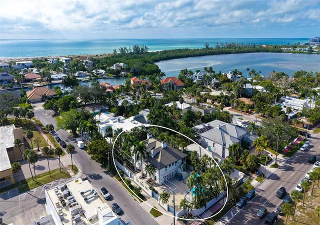 2nd image of 345 Madison Dr, Sarasota, FL 34236 | MLS# A4675129