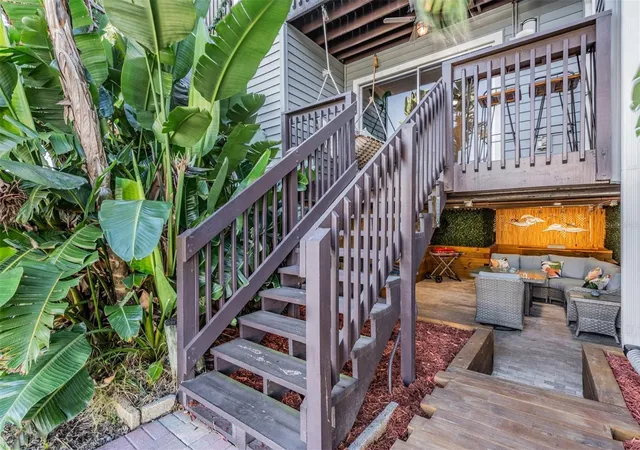 3rd image of 200 Meres Blvd, TARPON SPRINGS, FL 34689
