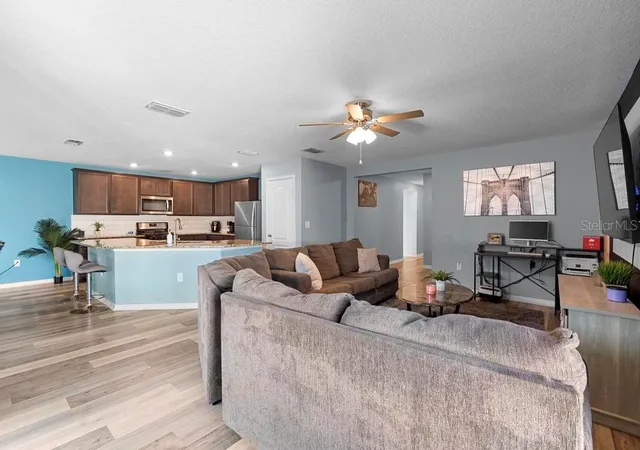 4th image of 440 Kensington View Dr, Winter Haven, FL 33880 | MLS# G5105497
