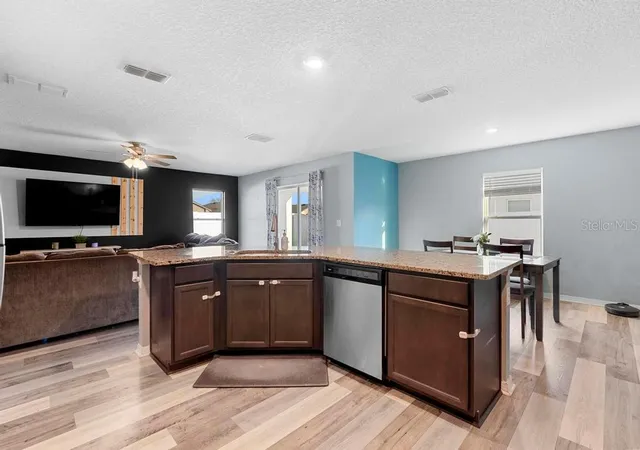 5th image of 440 Kensington View Dr, Winter Haven, FL 33880 | MLS# G5105497