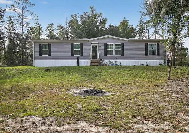 Photo 3 of Manufactured home for sale at 13230 NE 9th Street, Williston, FL 32696 | MLS# TB8456215 | Listing updated on 2026-09-29