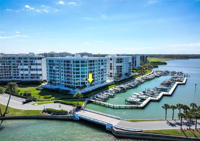 2nd image of 2 Seaside Ln #103, Belleair, FL 33756 | MLS# TB8456311