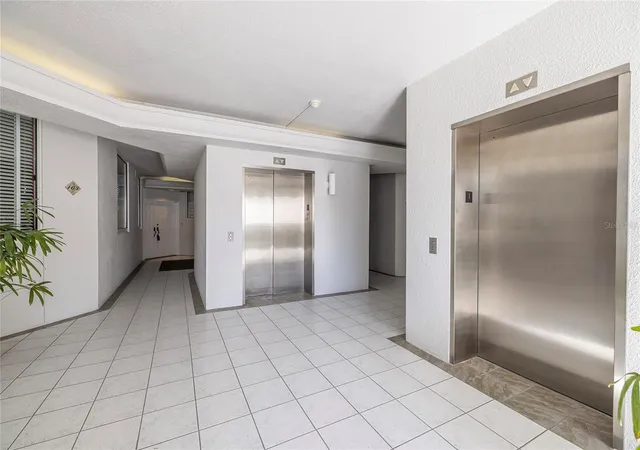 2nd image of 2 Seaside Ln, BELLEAIR, FL 33756
