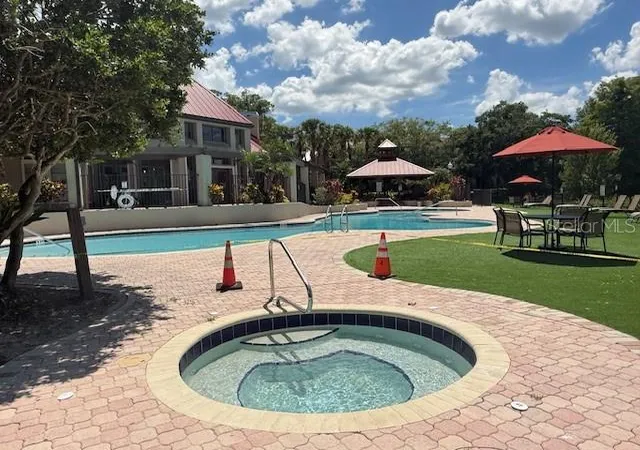 2nd image of 200 Afton Sq, ALTAMONTE SPRINGS, FL 32714