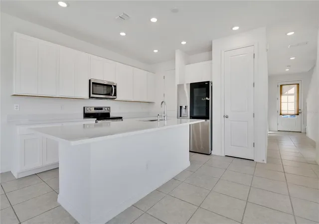 Photo 3 of Townhouse for sale at 1484 Discovery St, Davenport, FL 33896 | MLS# O6367290 | Listing updated on 2026-08-13