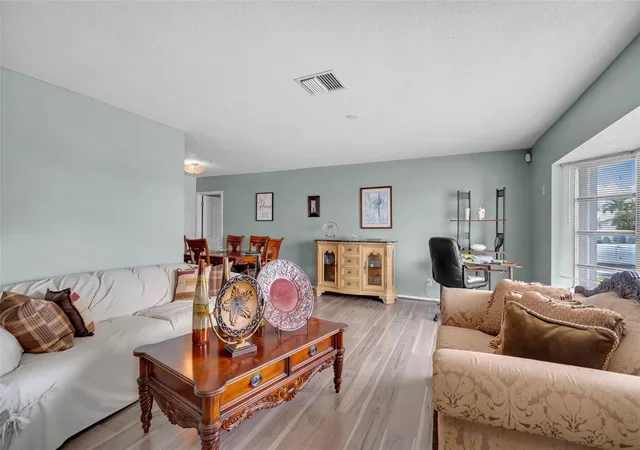 Photo 4 of Single family home for sale at 7500 NW 66th Terrace, Tamarac, FL 33321 | MLS# O6367294 | Listing updated on 2026-09-05