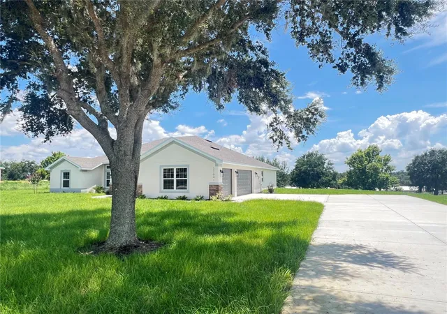 Photo 2 of Single family home for sale at 37041 Hidden View Cir, Dade City, FL 33523 | MLS# TB8456391 | Listing updated on 2026-09-21