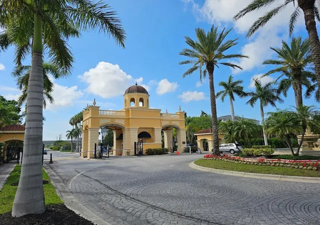 3rd image of 2713 Via Murano #236, Clearwater, FL 33764 | MLS# TB8456415