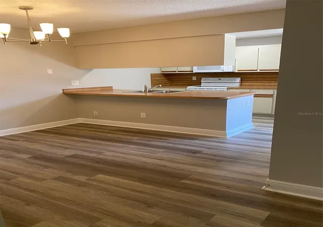 5th image of 1004 Royal Oak Blvd, Leesburg, FL 34748 | MLS# G5105548