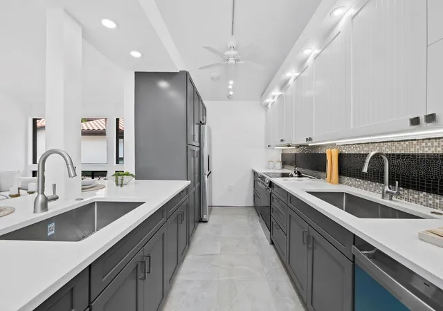 4th image of 800 S Blvd Of The Presidents, SARASOTA, FL 34236