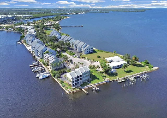 1st image of 907 Bahia Del Sol Dr #907, Ruskin, FL 33570 | MLS# A4675337