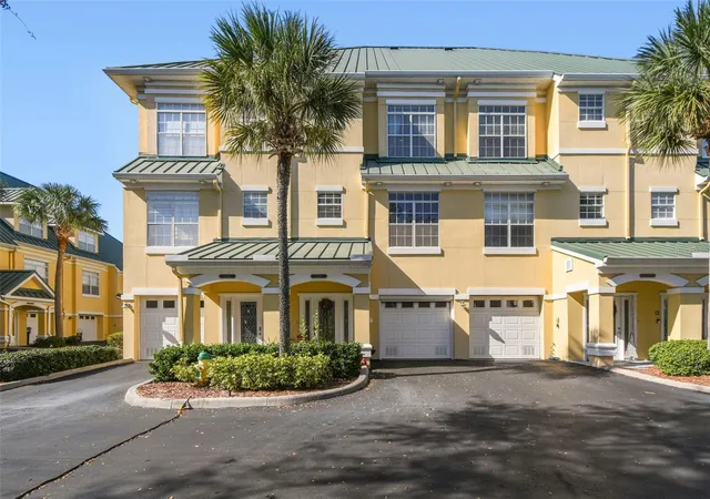 Photo 2 of Townhouse for sale at 6331 Sunset Bay Cir, Apollo Beach, FL 33572 | MLS# TB8456604 | Listing updated on 2026-10-06